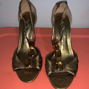 7 1/2 Nina gold shoes